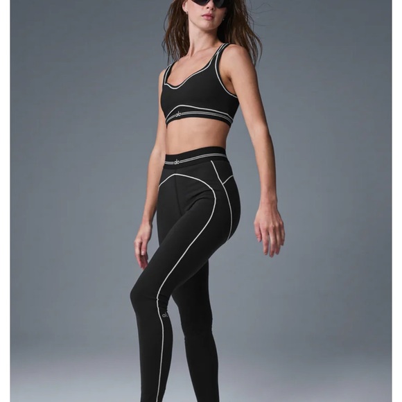 ALO Yoga Black Sports Bra and Leggings Set - Picture 6 of 6